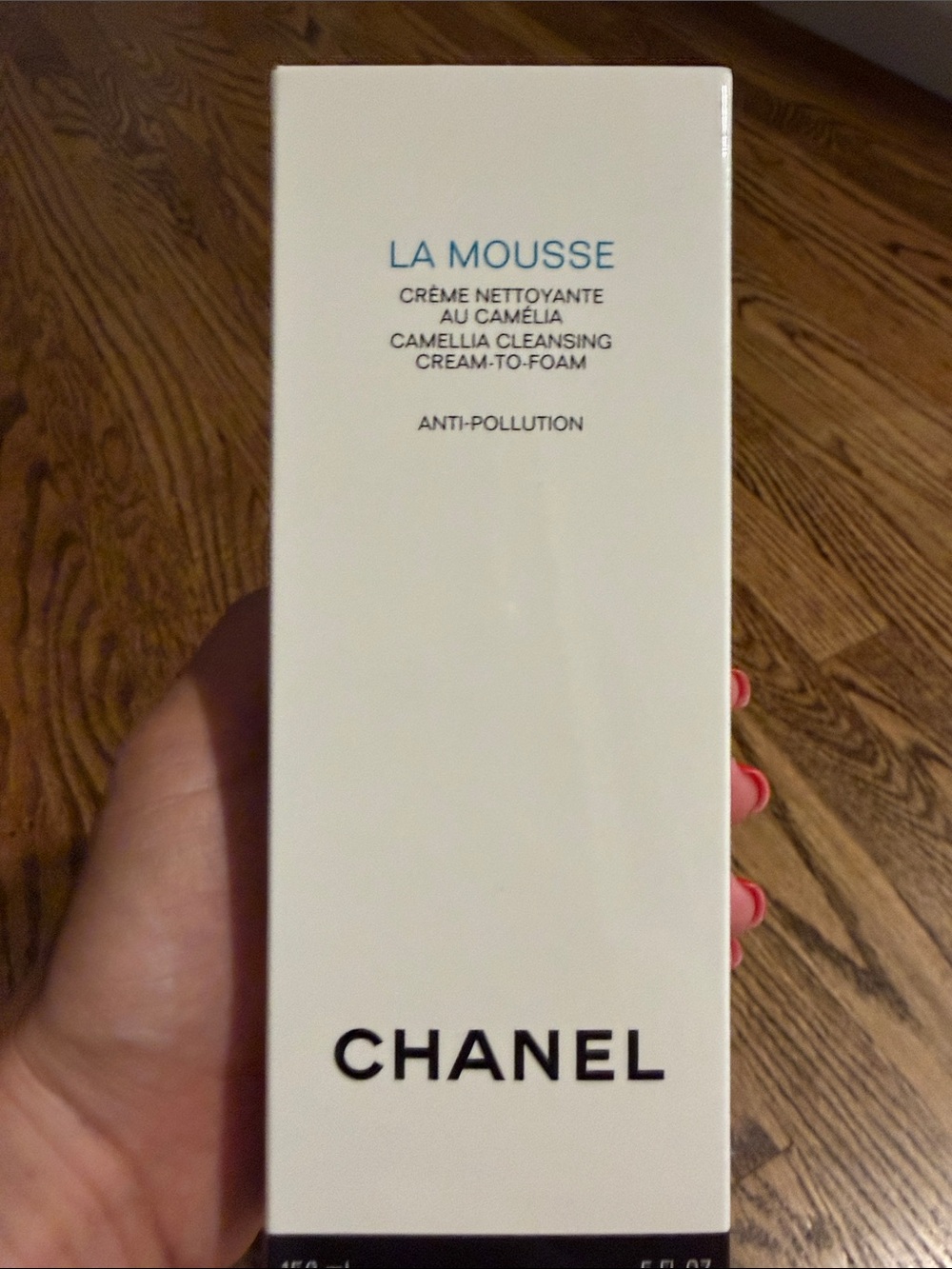 CHANEL La Mousse Camellia Cleansing Cream-to-Foam — White